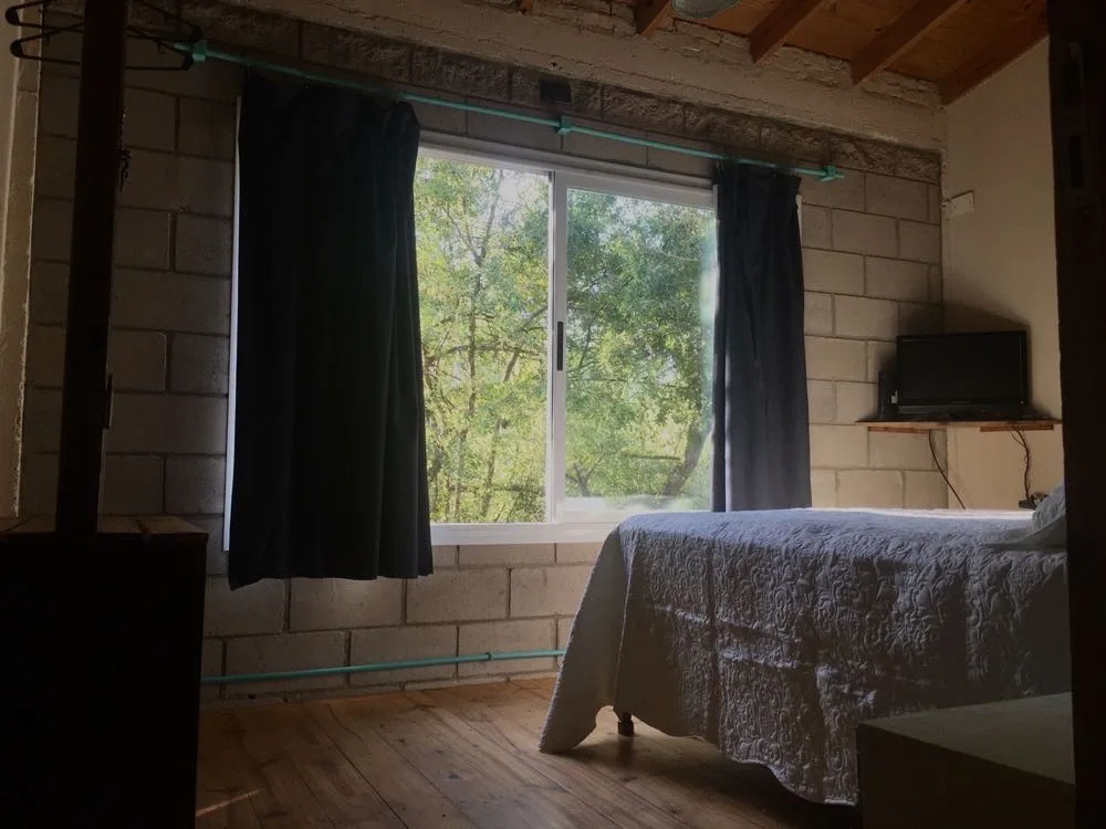 Dormitorio principal con sommier matrimonial